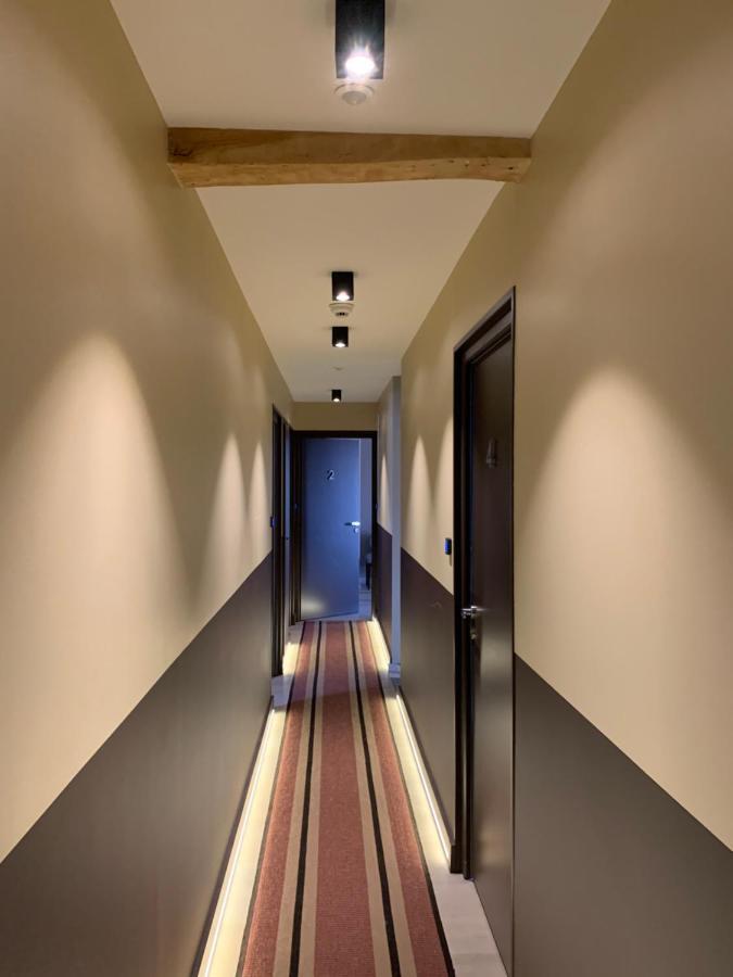 Km 41 Hotel Шомон-сюр-Тарон Екстериор снимка